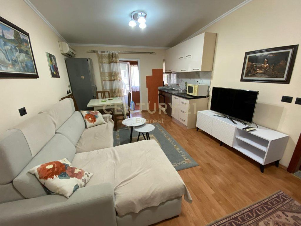Apartament me qira Bllok