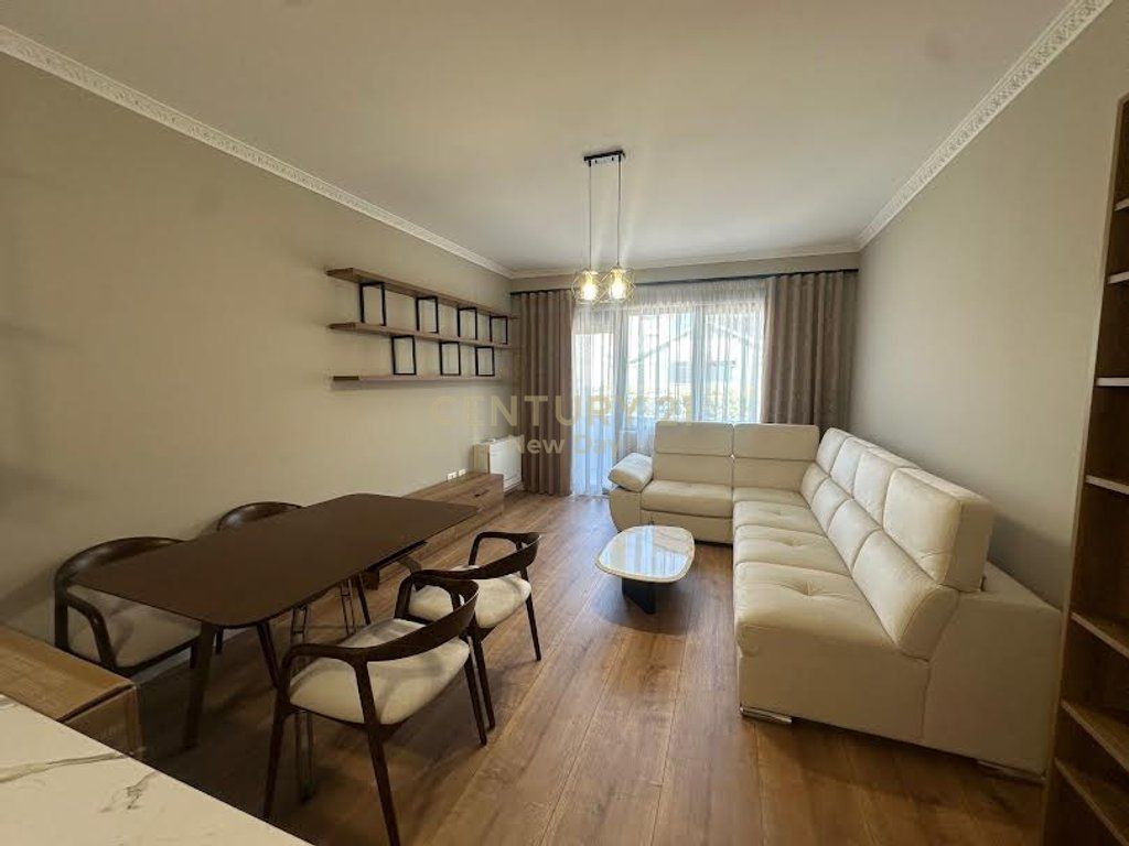 Apartament me qira Pazari i Ri