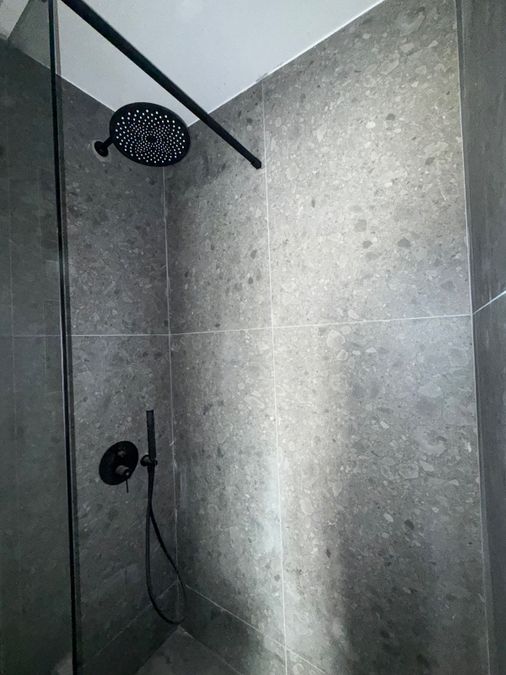 Photo 318510041