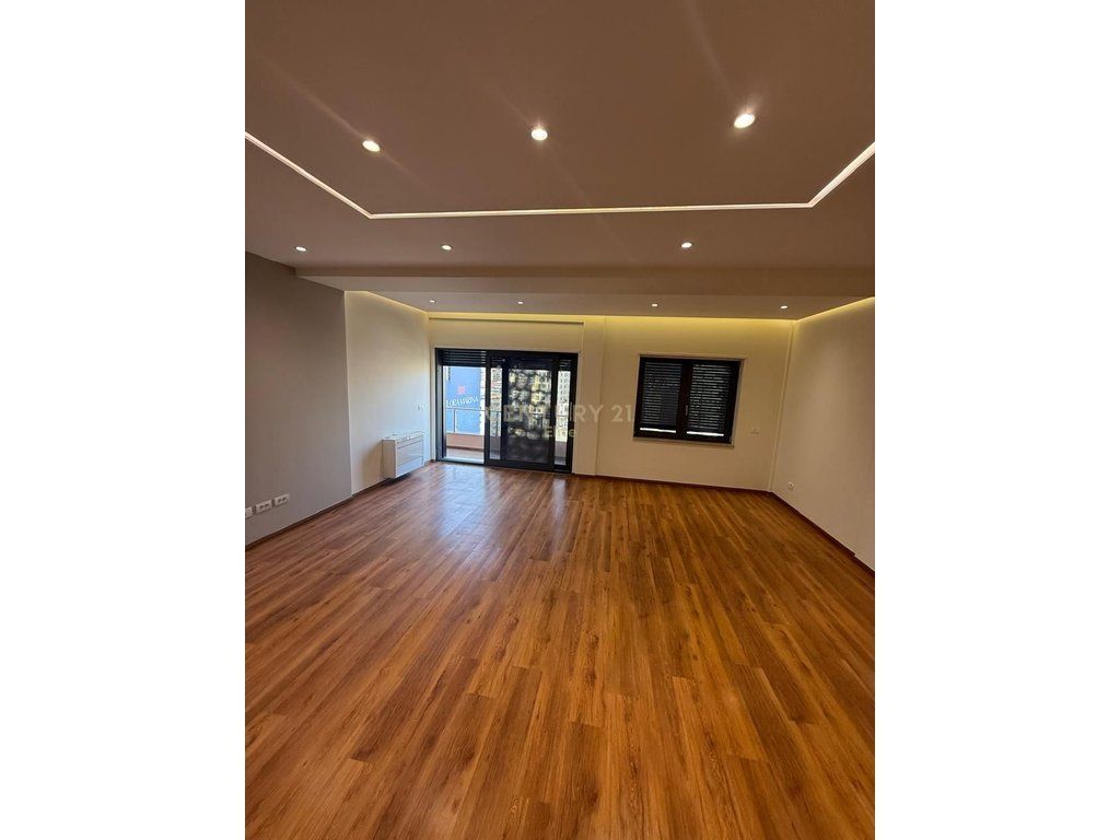 Apartament në shitje Rr. e Durresit
