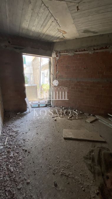 Photo 318919877