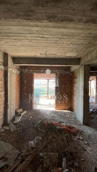 Photo 318919904
