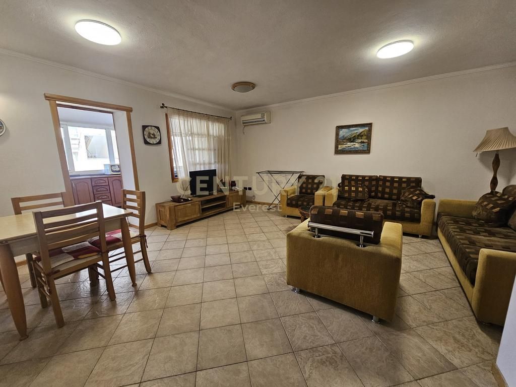 Apartament në shitje Qyteti i Studentit