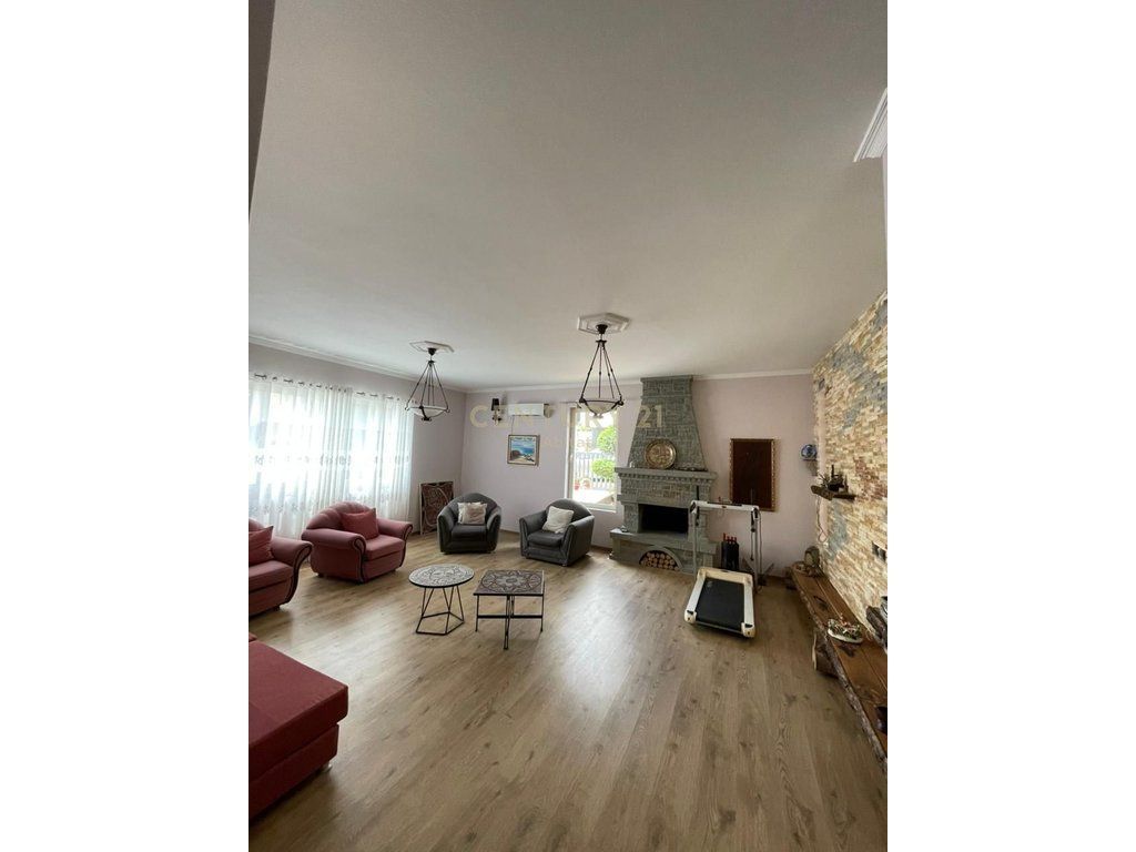 Apartament me qira Sauk