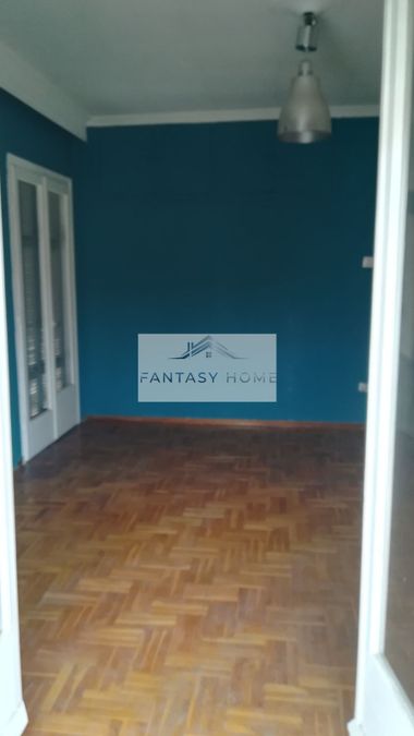 Photo 320164319