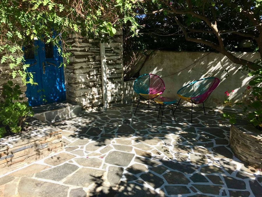 Photo 320285702