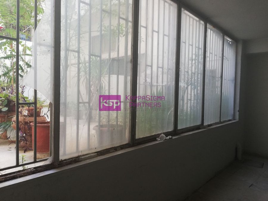 Photo 320425112