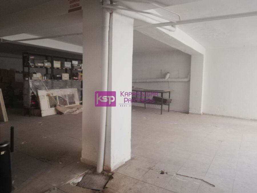 Photo 320425115
