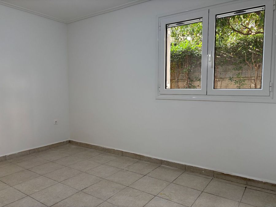 Photo 320896160