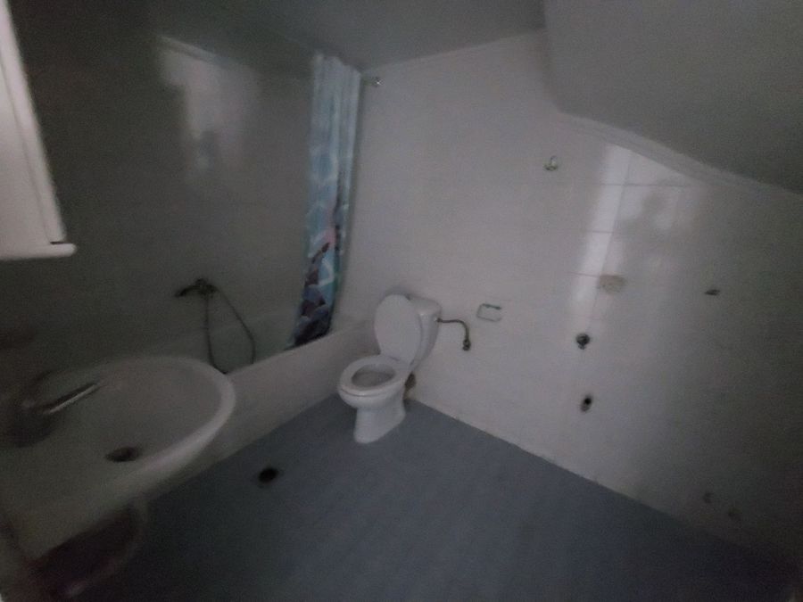 Photo 321260639