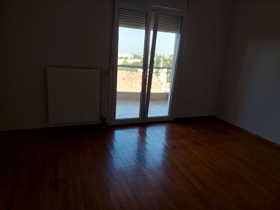 Photo 321260690
