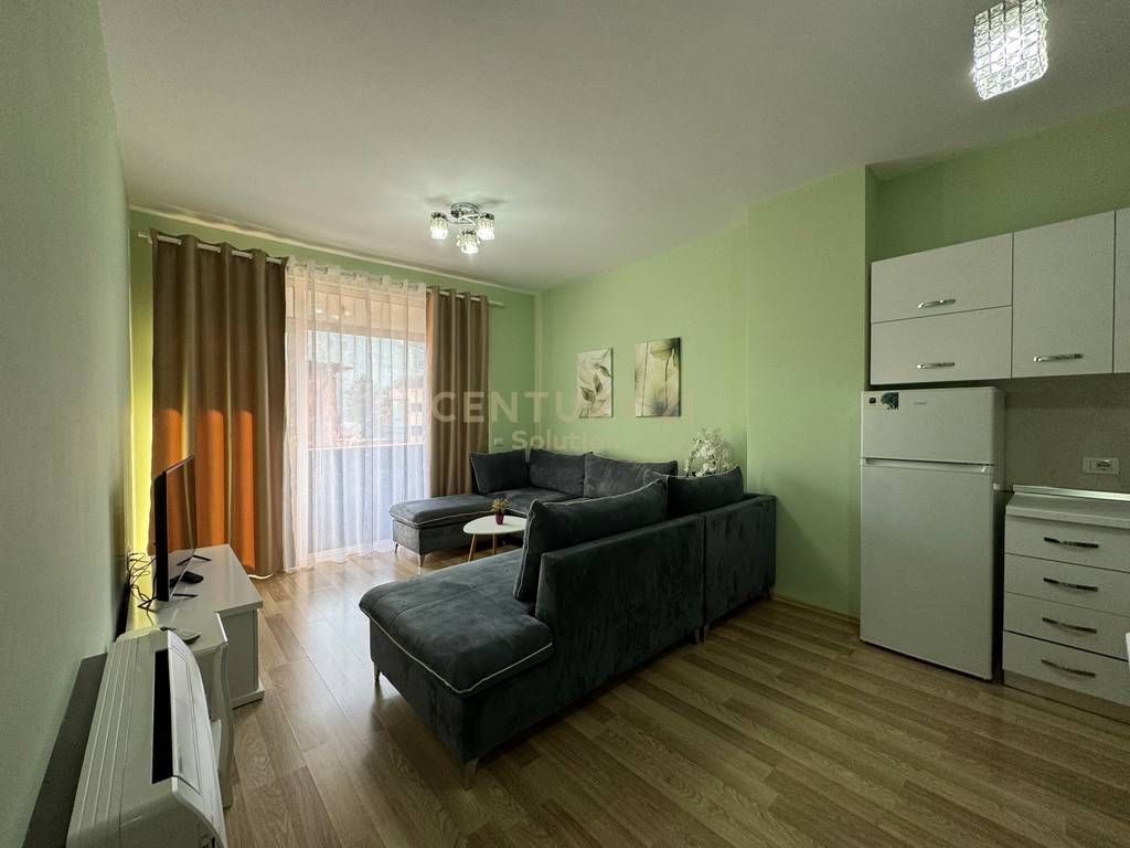 Apartament me qira Qendër