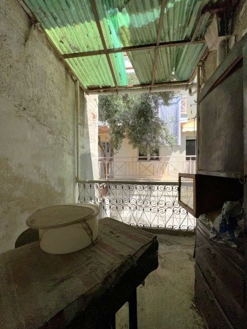 Photo 324062921
