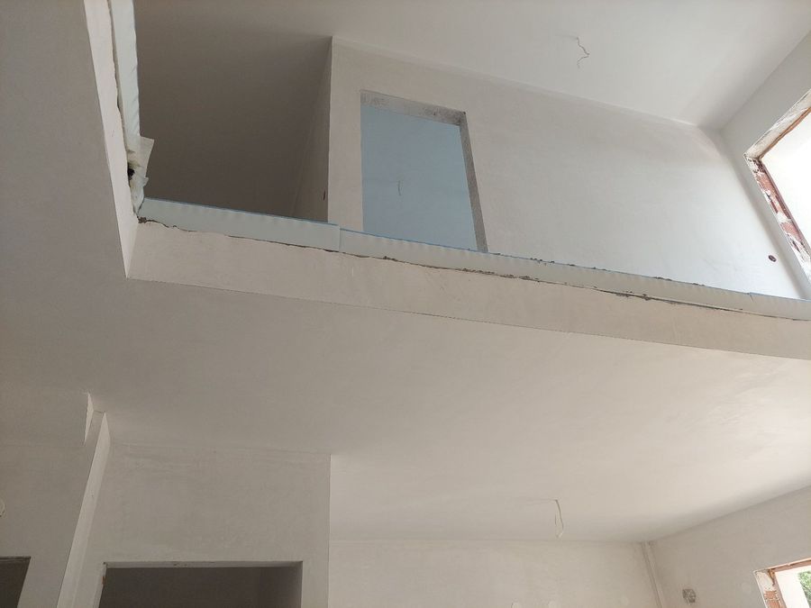 Photo 325076990