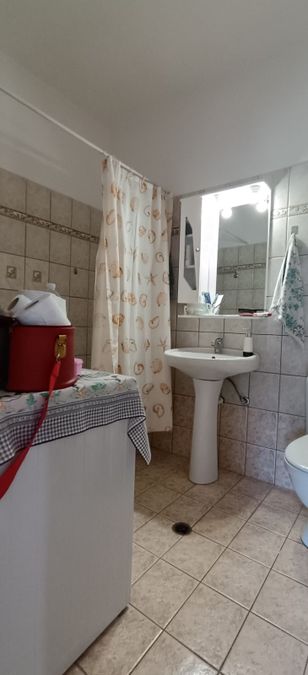 Photo 325424144