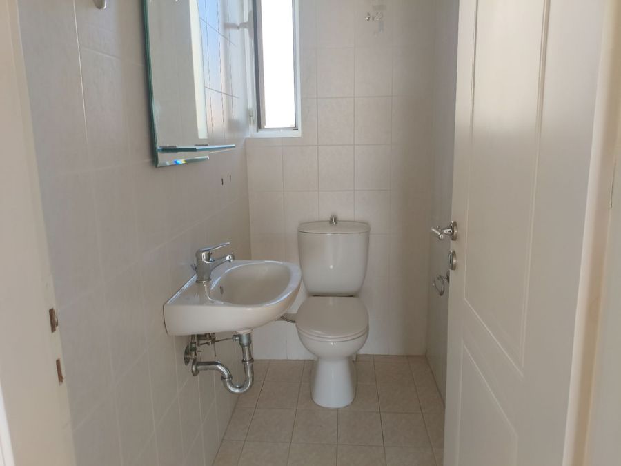Photo 325456277