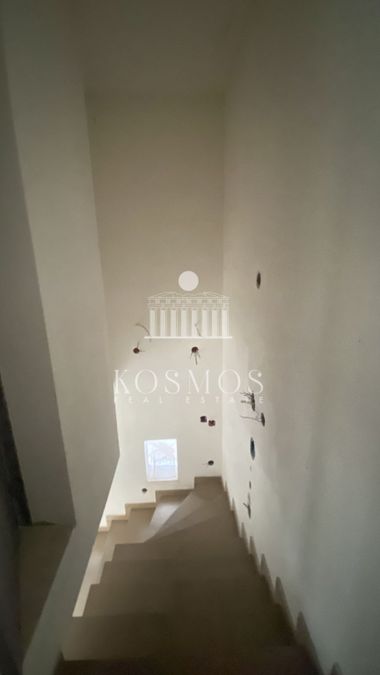 Photo 325673210