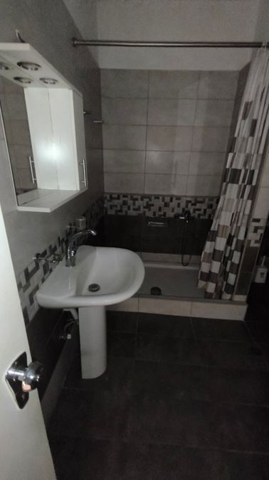 Photo 325767614