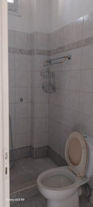 Photo 325768073