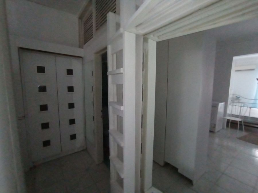 Photo 325825799