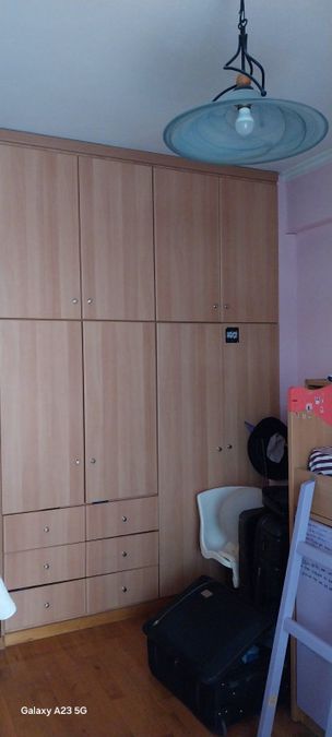 Photo 325889282