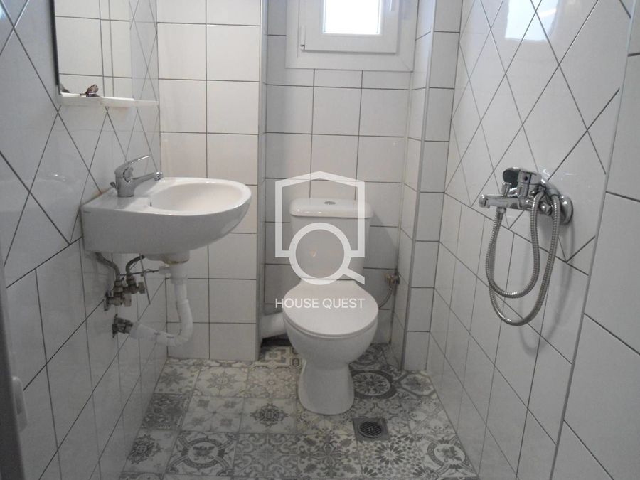 Photo 326025797