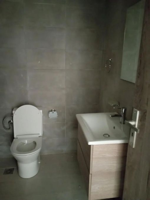 Photo 326280236