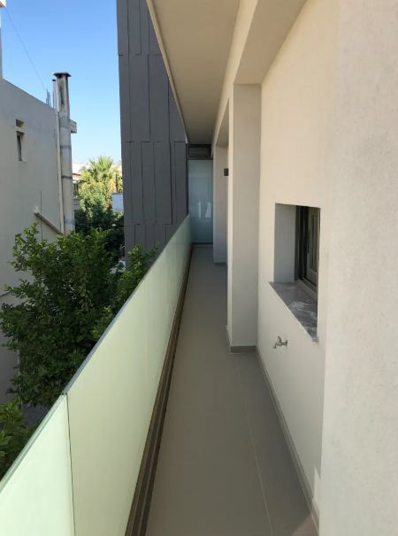 Photo 326459045