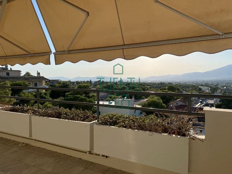 Photo 326543216