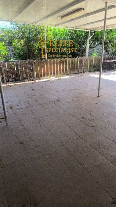 Photo 326546279