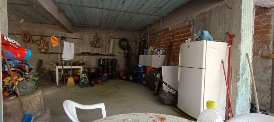 Photo 326645963