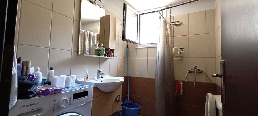 Photo 326646173