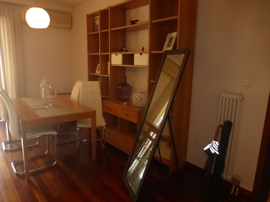 Photo 326667161