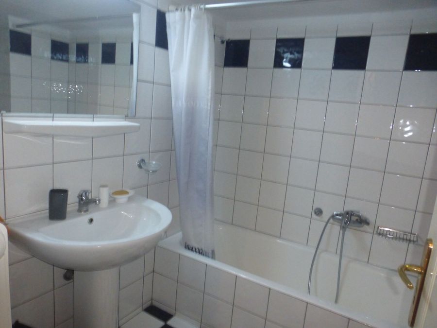 Photo 326667281