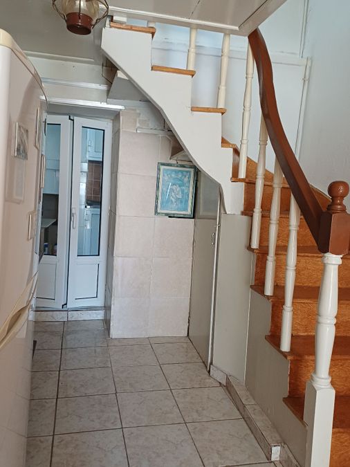 Photo 326783837