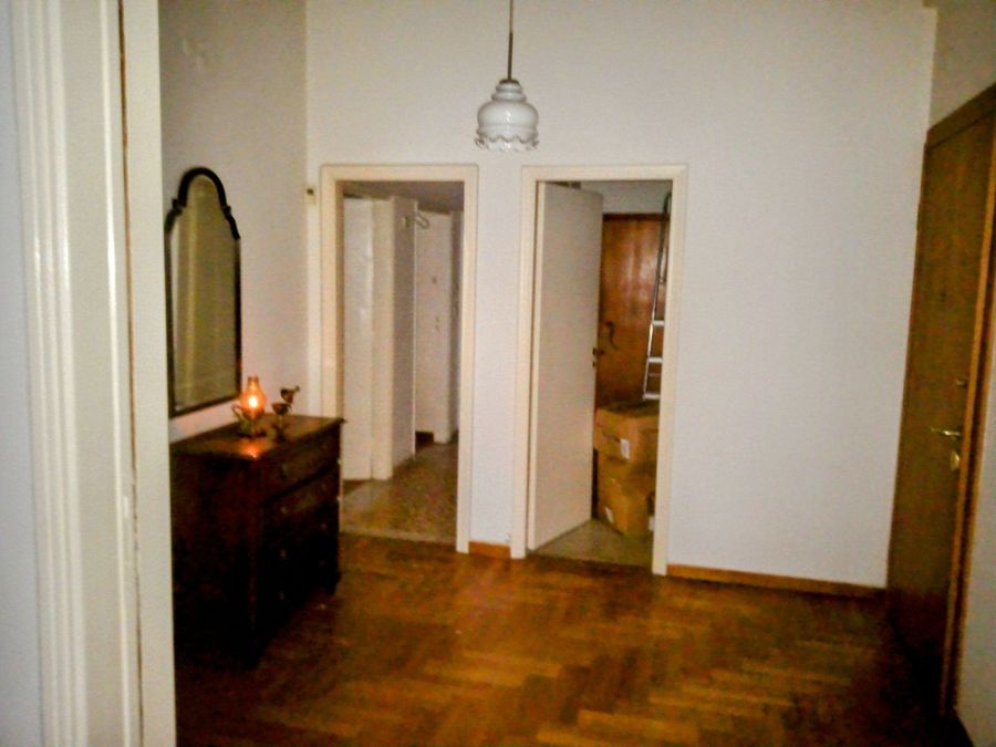 Photo 326898905