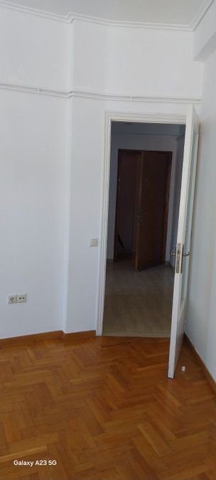 Photo 327029612