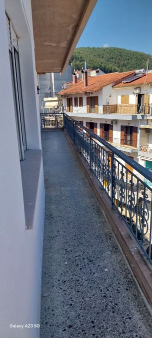 Photo 327029627