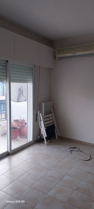 Photo 327029864
