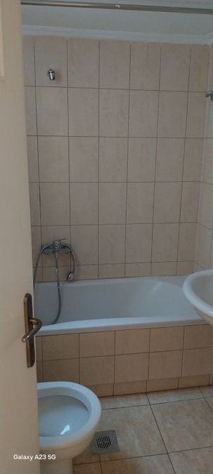 Photo 327030080
