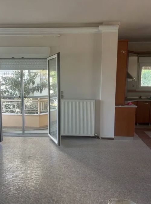 Photo 327067889