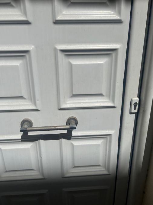 Photo 327092099