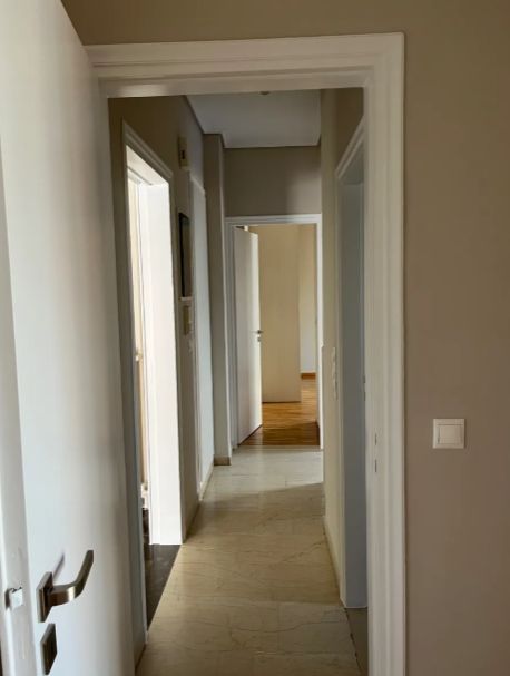 Photo 327148829