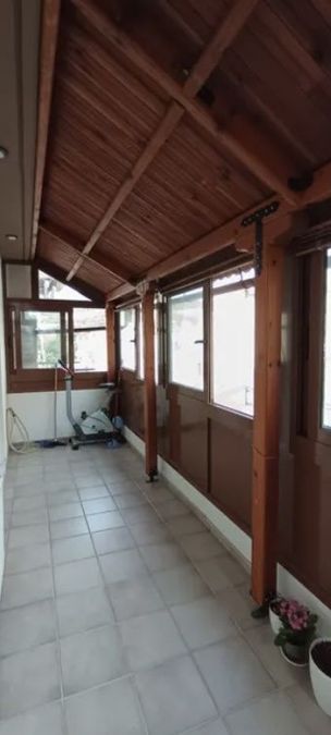 Photo 327158645