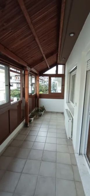 Photo 327158648