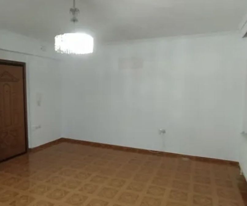 Photo 327159182