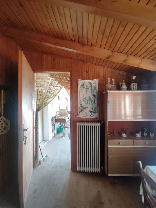Photo 327303929