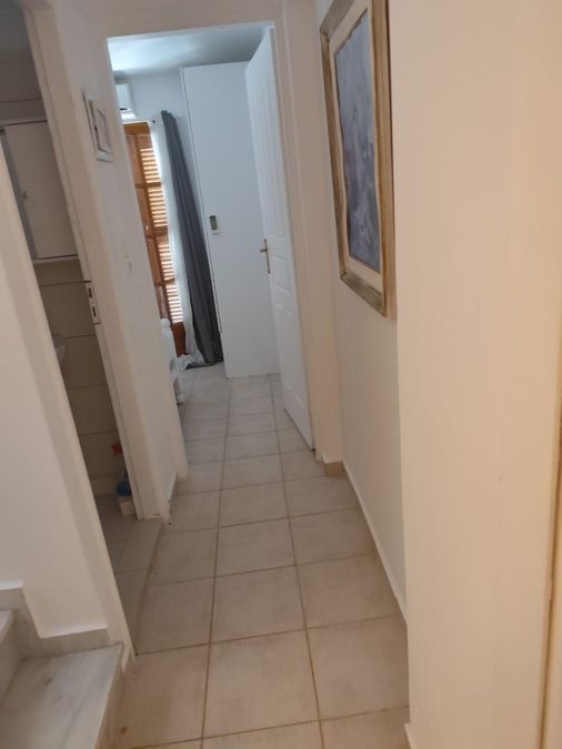 Photo 327387635