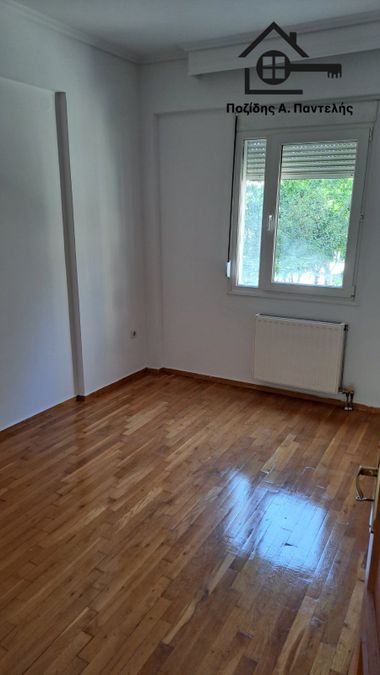 Photo 327527678