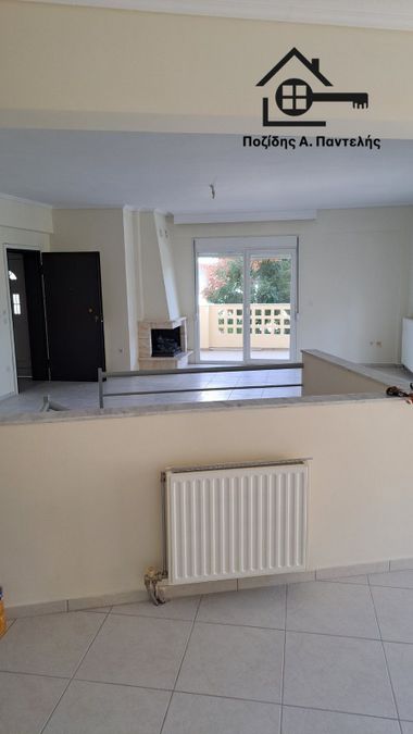 Photo 327527681